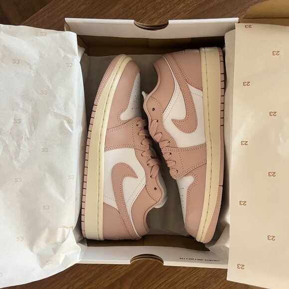 Nike Air Jordan 1 Low Pink - Picture 4 of 5